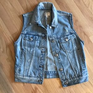 Jcrew distressed jean vest, small